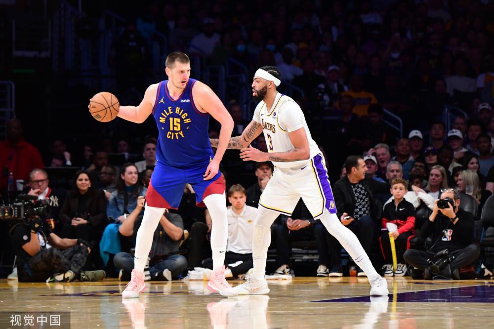 中展现出更 中展现出更