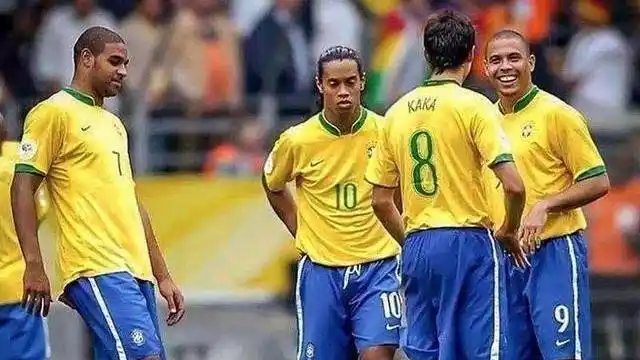 他与队友凯 他与队友凯