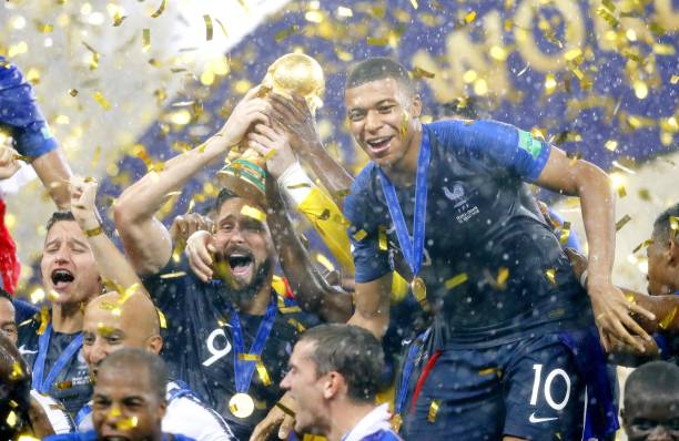 他与队友凯 他与队友凯